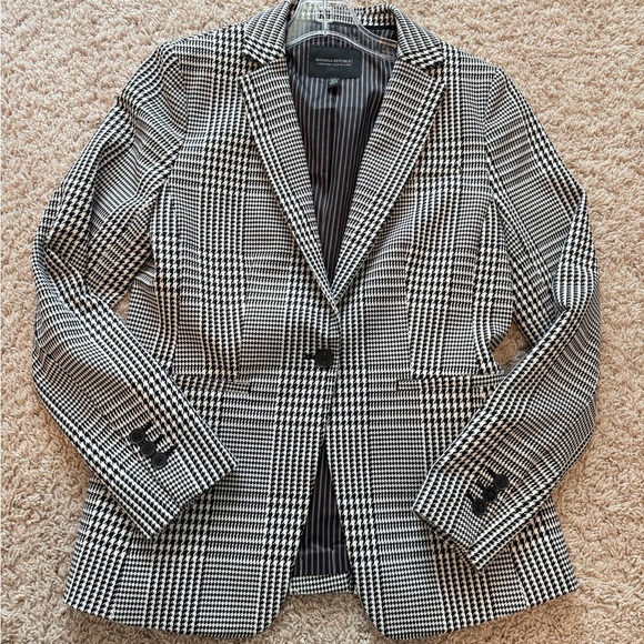 Banana Republic Other - Banana Republic Houndstooth Blazer
Suit Jacket Size 2P